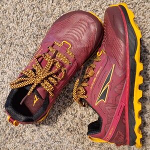 Wore Once--Altra Lone Peak 4 Gaiter Trap Sneakers - Burgundy Womens Size 6